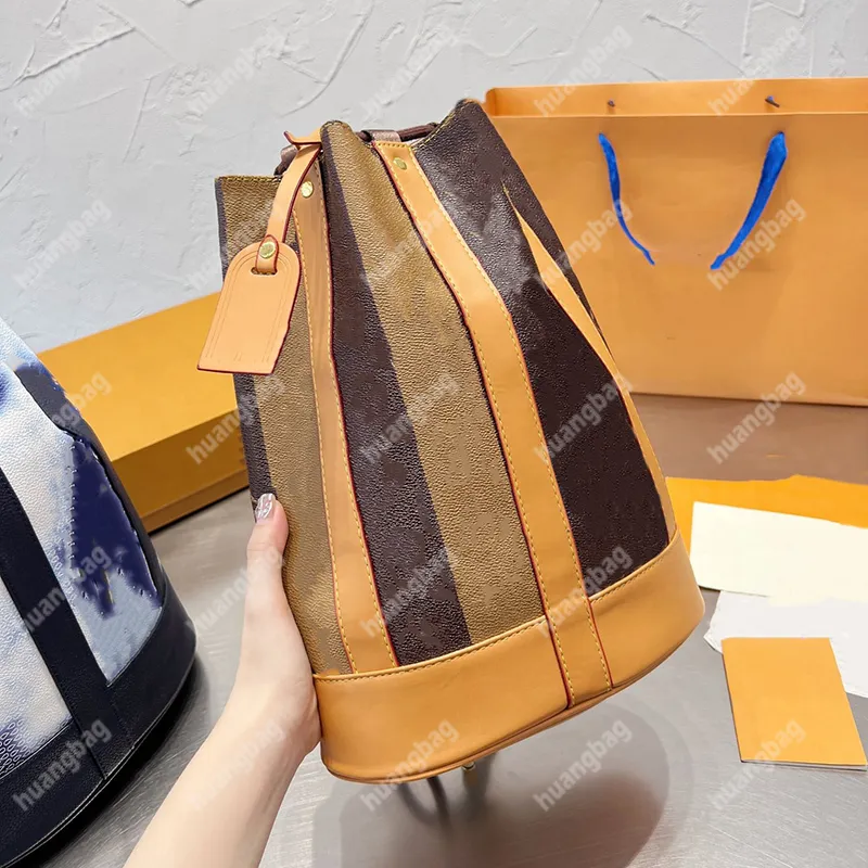 Wysokiej jakości plecak skórzane torby na ramię luksusowe designerskie torba kubełkowa mini plecaki mody torebki mody crossbody klasyczny pakiet klatki piersiowej 2 kolory torebka