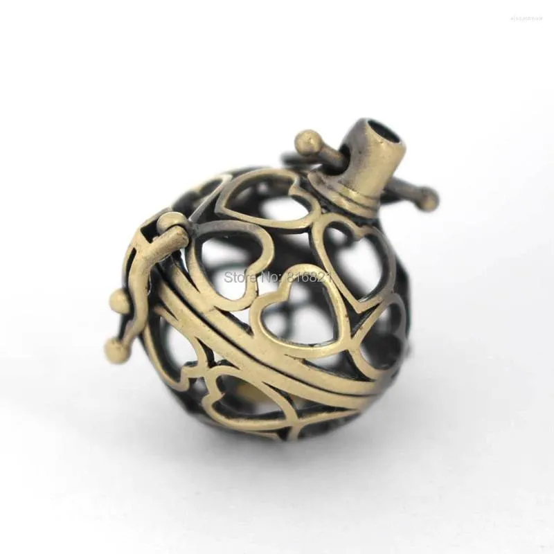 Pendentif Colliers Vintage Boule Ronde Filigrane Médaillon Cage Coeur En Laiton Métal Diffuseur D'huiles Essentielles DIY Faisant Ton Bronze Antique 27x21mm