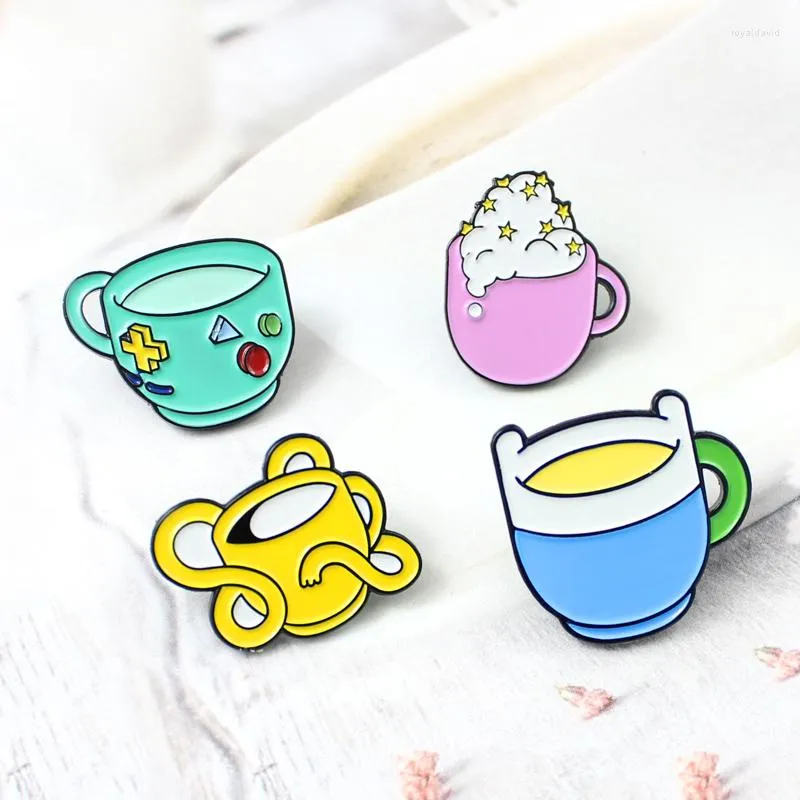 브로치 크리에이티브 만화 캐릭터 커피 컵 브로치 게임 로봇 핀 Jake Bmo Bubble Princess Star Moon Mug 친구 배지 선물