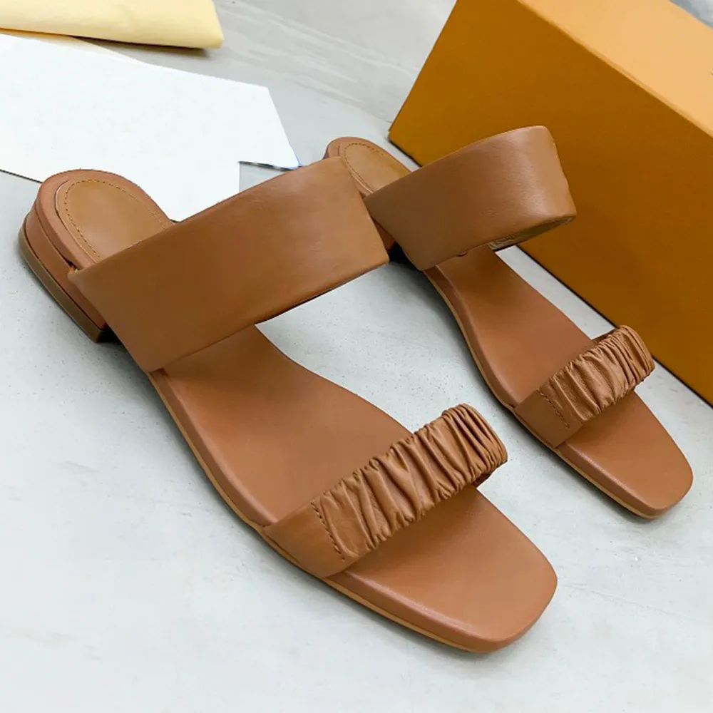 Populaire dames plat sandaal slippers klassieke eenvoudige mode alle match gulle netto beroemde sterren met dezelfde zomer beroemde designer sandalen en slipper