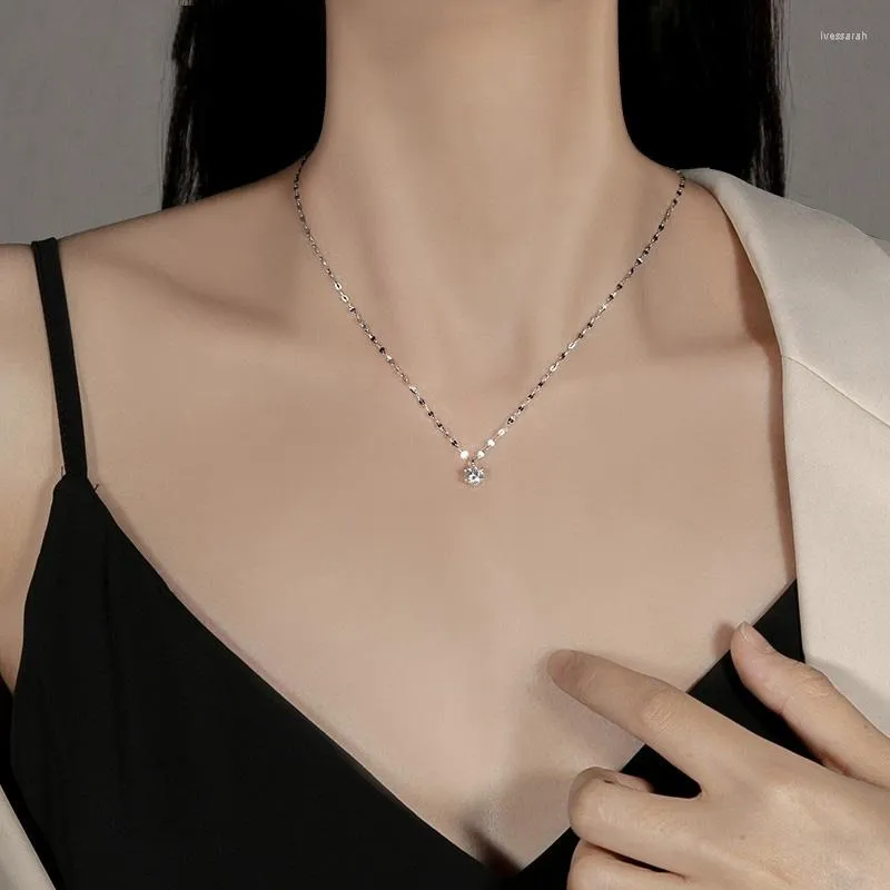 Choker Trendy Lip Chain Flashing Six-claw Single Diamond Pendant Necklace For Wedding Party Gift