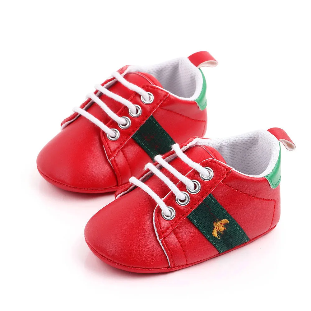 Primeros pasos para recién nacidos, zapatos de cuna para bebé, niño y niña, zapatillas de deporte de piel sintética para niños pequeños, nuevos zapatos para bebé