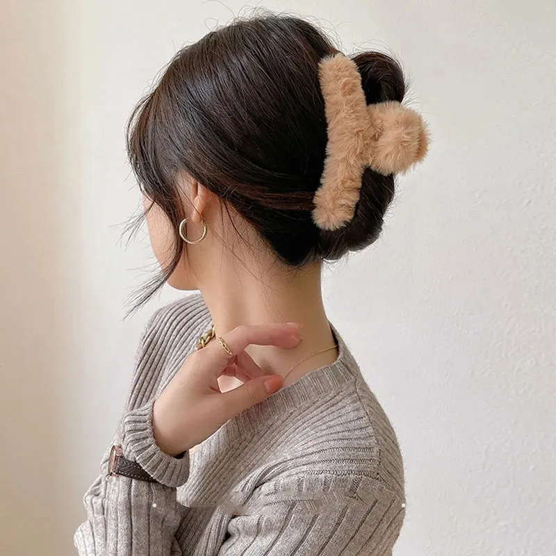 Koreańskie miękkie pluszowe klipsy do włosów pazurami faux futra pazurki zaciśnięcia zimowe jesienne spinki do włosów barrette kobiety hair hair akcesoria do włosów