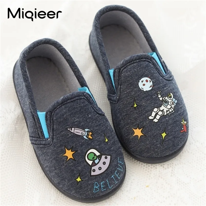 Slipper Boys Child Home Slippers Autumn Cotton Soft Anti Skid Cloud Astronaut Pattern Outdoor Walking Shoes Kids Baby Indoor Slippers 220902