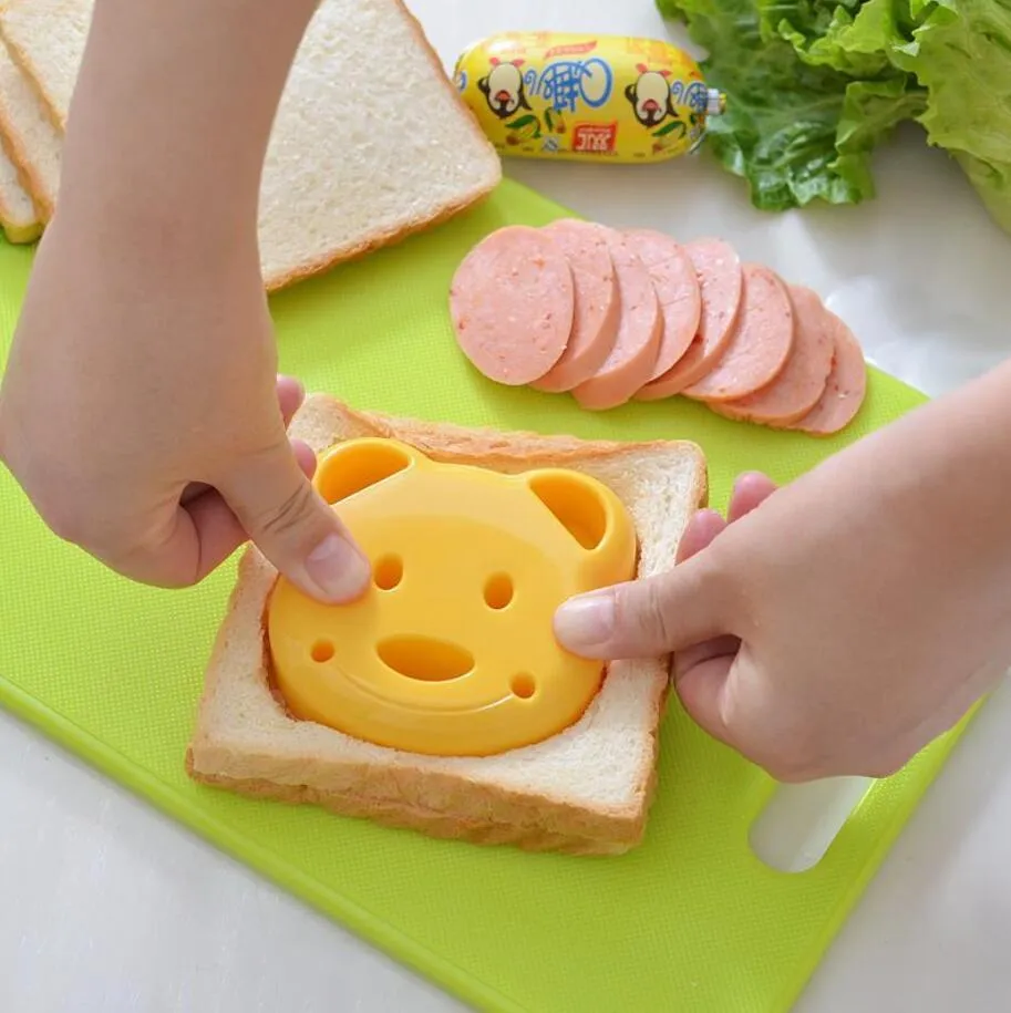 Baking Moulds Kitchen Breakfast Bear Car Sandwich Mold Bread Biscuit Embosser Cake Tool DIY Making Molds Household Making Accessories