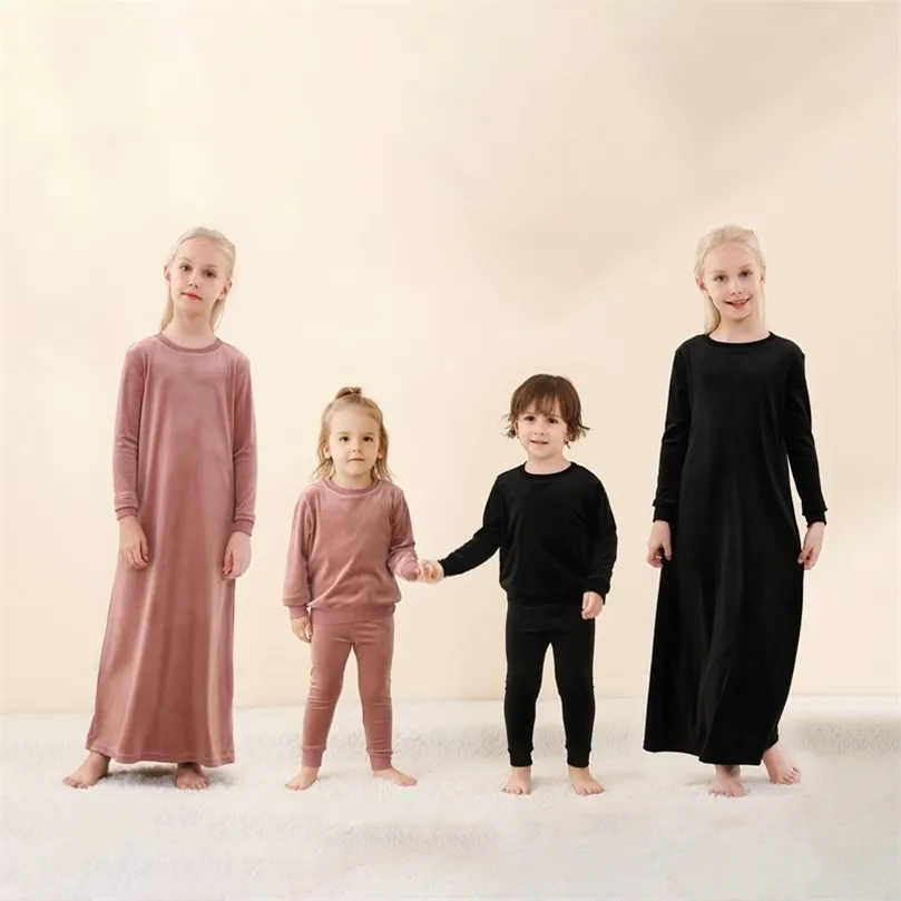 Familjsmatchande kläder 2023 Fall Winter Velor Family Matching Set Dress and Romper Clothes 220905