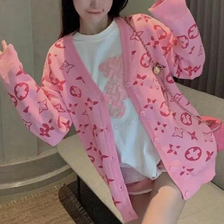 2022 NOWOŚĆ SWEATERS WORKUNKI SPRINKIE JESTOLNE LUSE Casual Women Pink Cardigan Designer Sweters