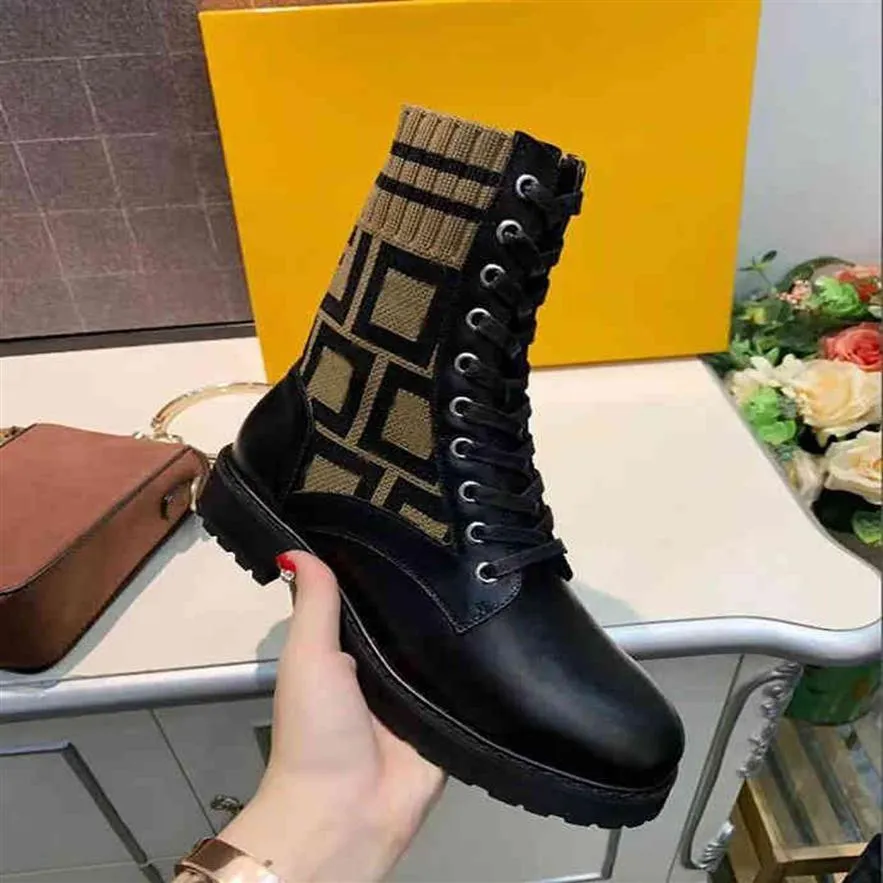 Boots Boots 2022 100 ٪ أحذية نسائية من الجلد 2022 المصمم الكلاسيكي الفاخر Martin Knight Lace-Up Soled Soled Sives بأحجام كعب منخفض 35-42 WI197N