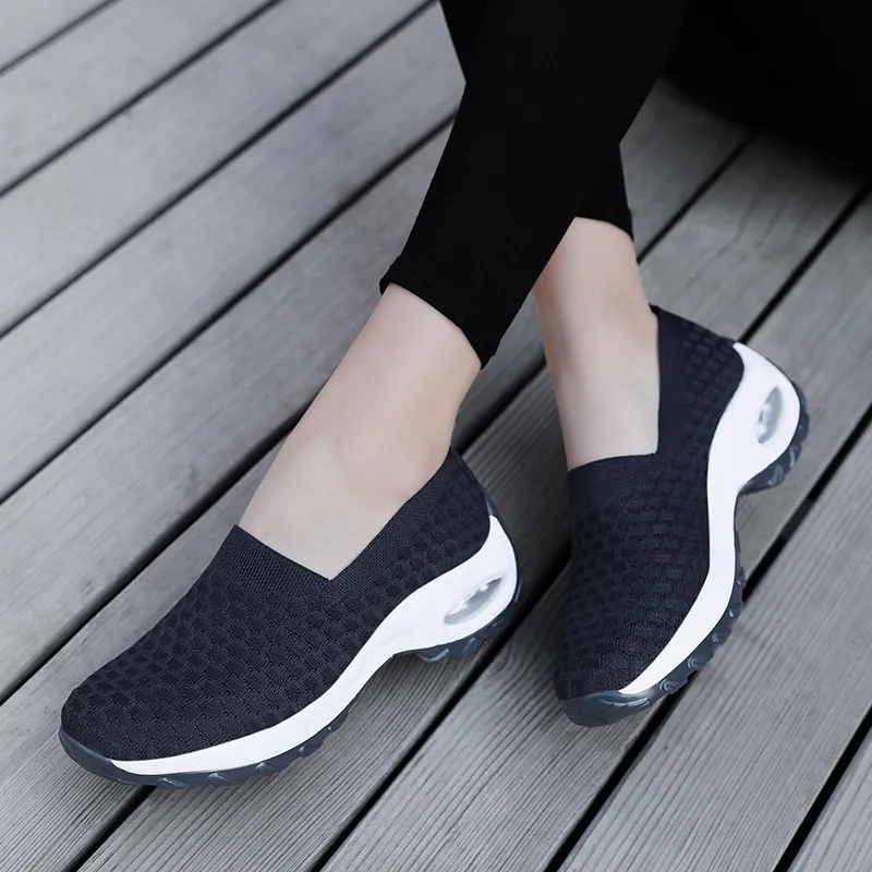 캐주얼 신발 디자이너 Rhyton 스니커즈 남성 여성 신발 짚 베리 파도 구강 인쇄 트레이너 남자에 의해 신발 29