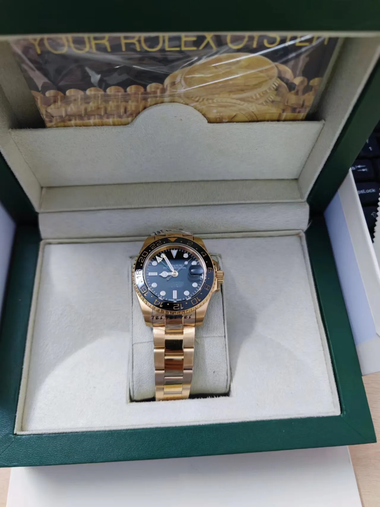 Con Box Papers Relojes para hombre Reloj de pulsera de 40 mm Reloj de acero inoxidable con bisel de cerámica dorado 116710 Movimiento automático