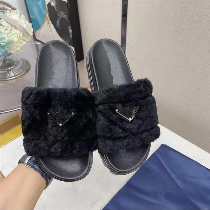 2022 Designer Women Wool Slippers Solid Color Plush Embroidery P Flip Flop Winter Original Rubber Non-slip Bottom Cloudbust Sheep Leather Trendy Sandals