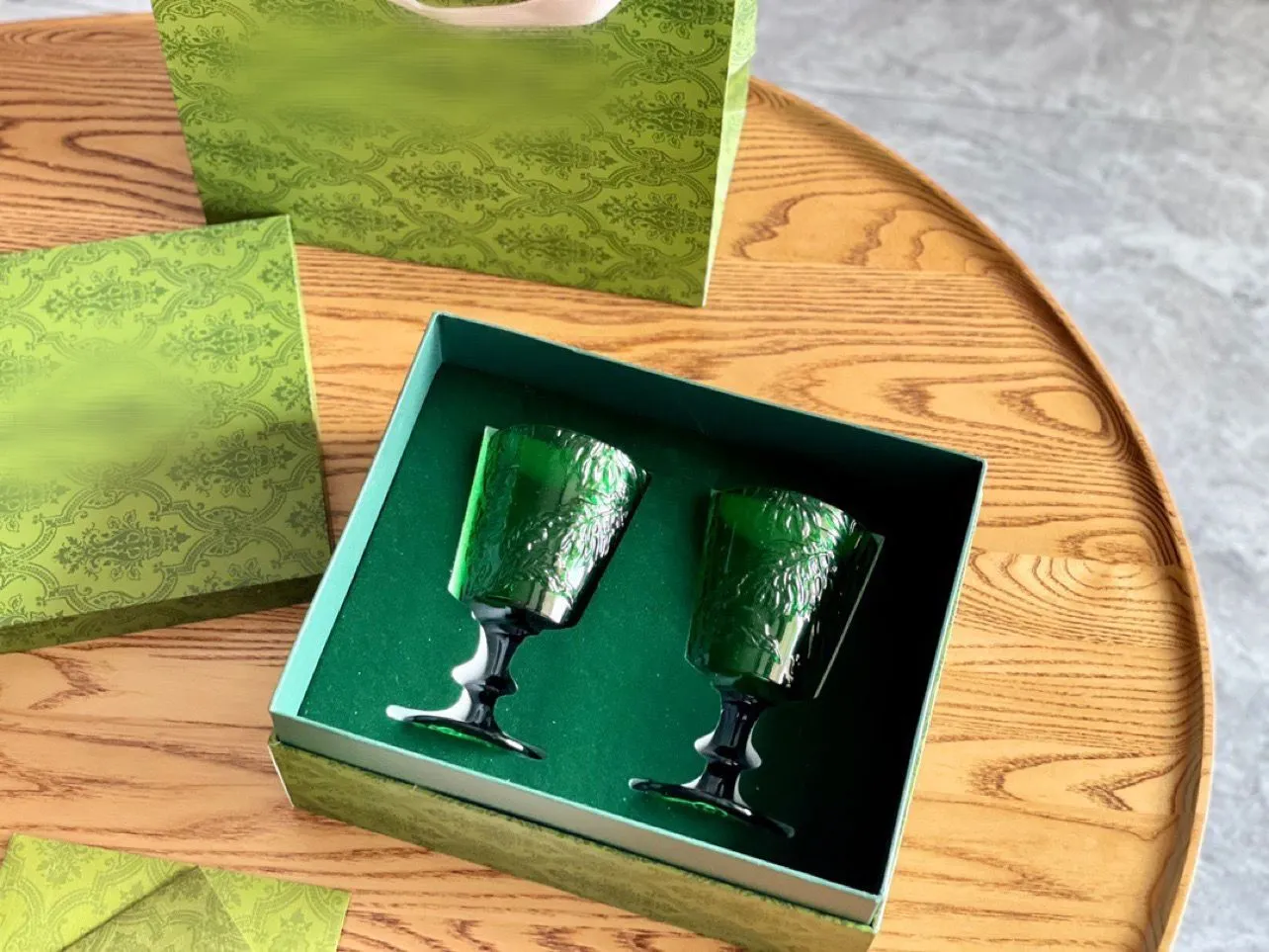 Luxuriöses, klassisches Signage-Glas-Set, 2-teilig, 1 Set, hochwertig geprägt, mit Geschenkbox-Verpackung für Familie, Freunde, Mode, Dekorieren von Trinkgeschirr-Sets, festliche Geschenke