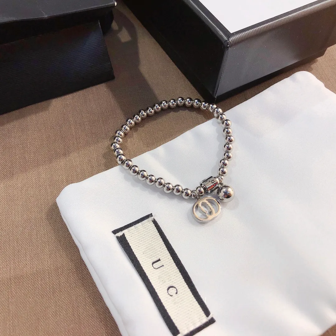 Bangle Sieraden Armbanden Link Chain Letter Hanger 18K Goud zilver Luxe Charm Designer Accessoires Dames RVS Link Toggle gespen