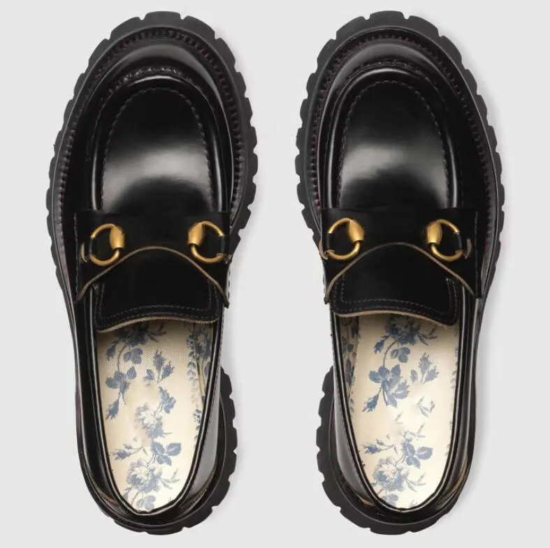 Mocassins femininos de luxo Sapatos casuais com fivela de couro 100% couro Tênis Tênis Sapatos preto com fundo feminino Plataforma S Esks