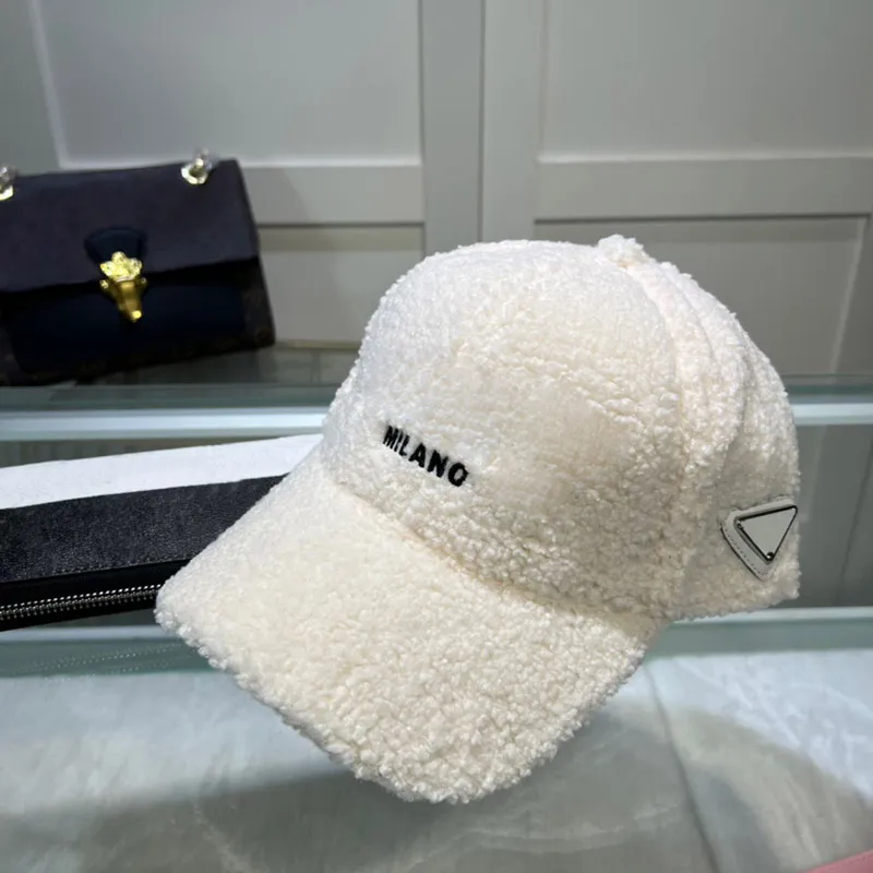 قبعات الكرة الشتوية للرجال مصممة كاشمير للبيسبول مع رسائل أزياء شارع الشارع قبعة بينيس دافئة فروي القبعات متعددة الجودة عالية الجودة