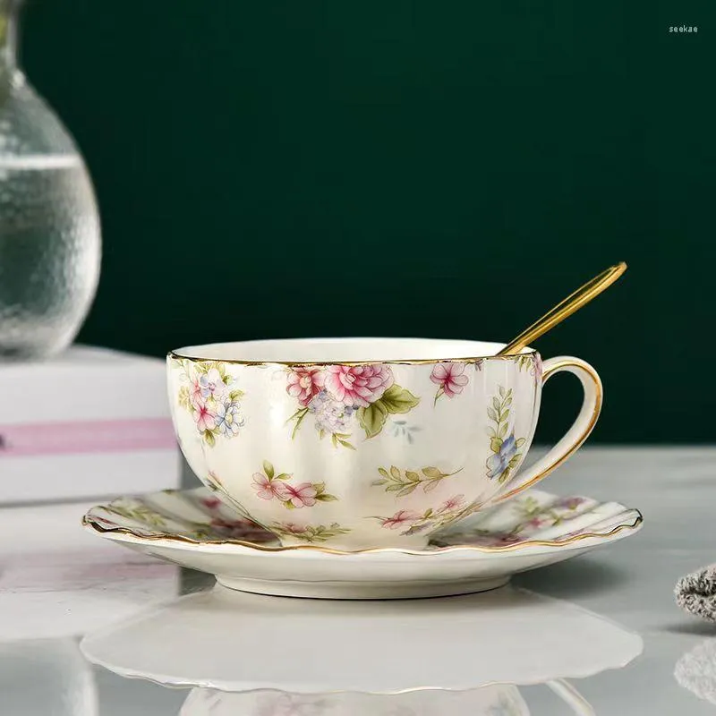 Service à thé en porcelaine en forme de fleur simulée, tasse en céramique  rose, théière pétale, tasse à bourgeon papillon, ensemble de tasses  standard pour le café - AliExpress