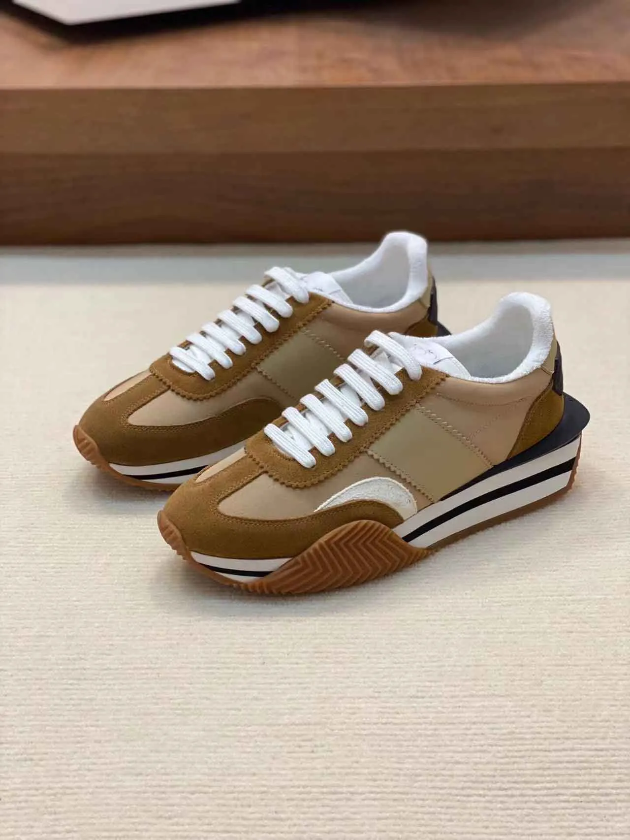 Top Design James Sneaker Shoes Men Casual Walking Runner 4 862 DHgate