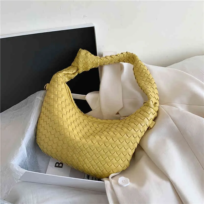 핸드백 Bottegas 디자이너 베네타스 가방 킹 동일한 INS2022 Wanghong Woven Ox Horn Bag INS 숄더 겨드랑이 암컷