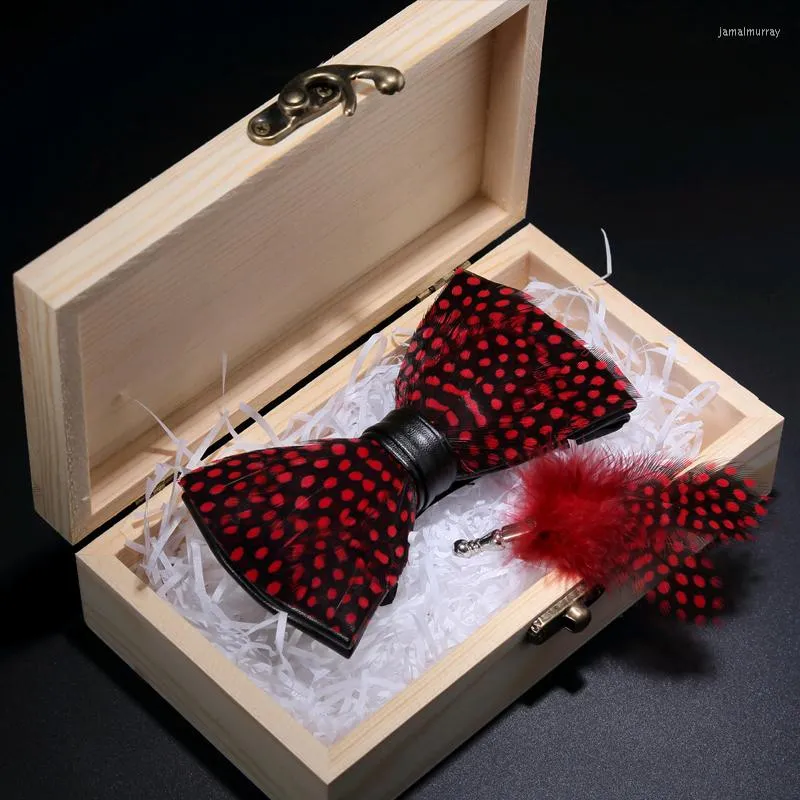 Fliege JEMYGINS Original Schwarz Red Dot Feder Handgemachte Krawatte Mode Leder Bowtie Brosche Pin Geschenk Box Set Für Männer hochzeit Party