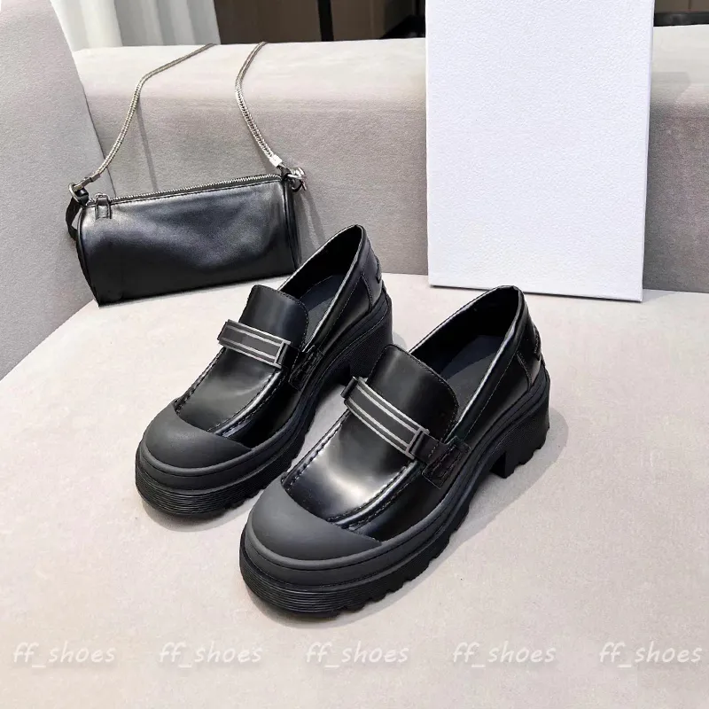 Femmes Mocassins Chaussures Habillées En Cuir Verni Designer Luxurys Chaussures Décontractées Haute Qualité Talons Épais Chaussure Paris Nouvelle Mode Blanc Noir Nubuck Veau Mocassins Baskets