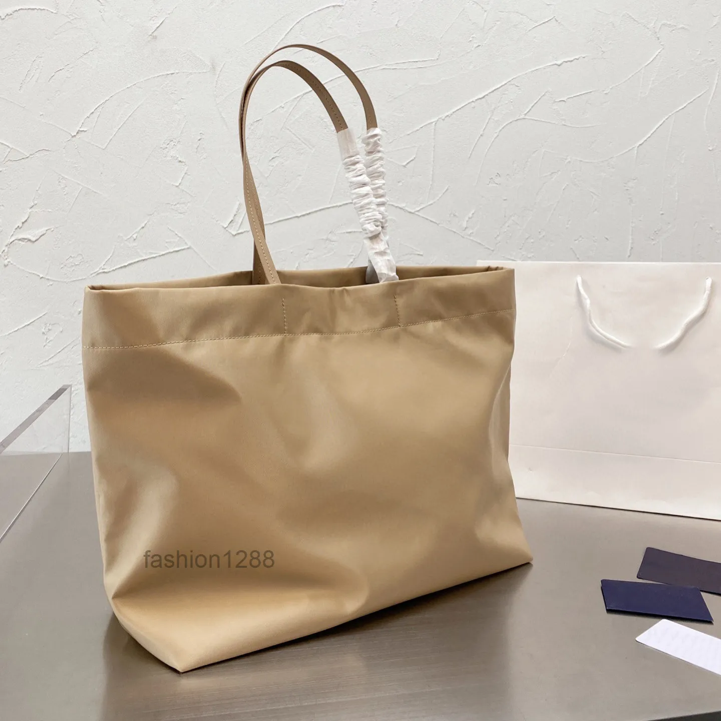 Quality 2022 shopping bags Luxurys designers Ladies high handbag Women fashion mother handbags large capacity mommy bag shoulder wallet purs