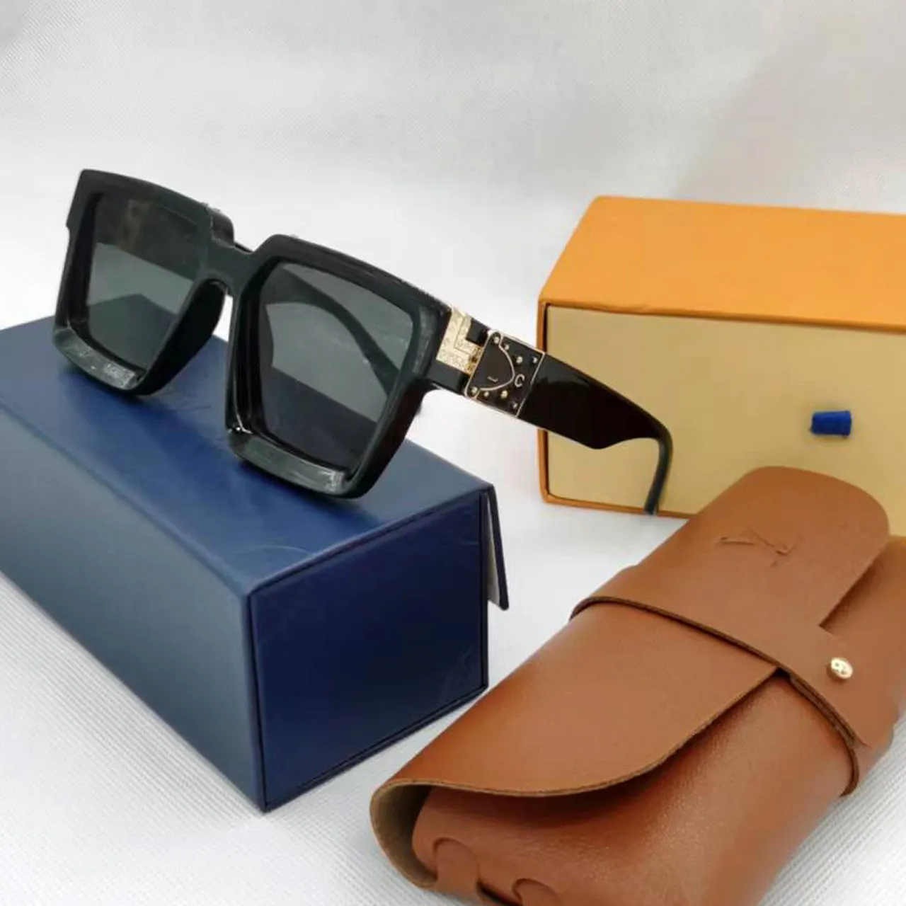 2022 Nouvelles lunettes de soleil pour hommes pour hommes de haute qualité Cadre de lunettes carrées de luxe Femmes Millions de soleil Millionaire