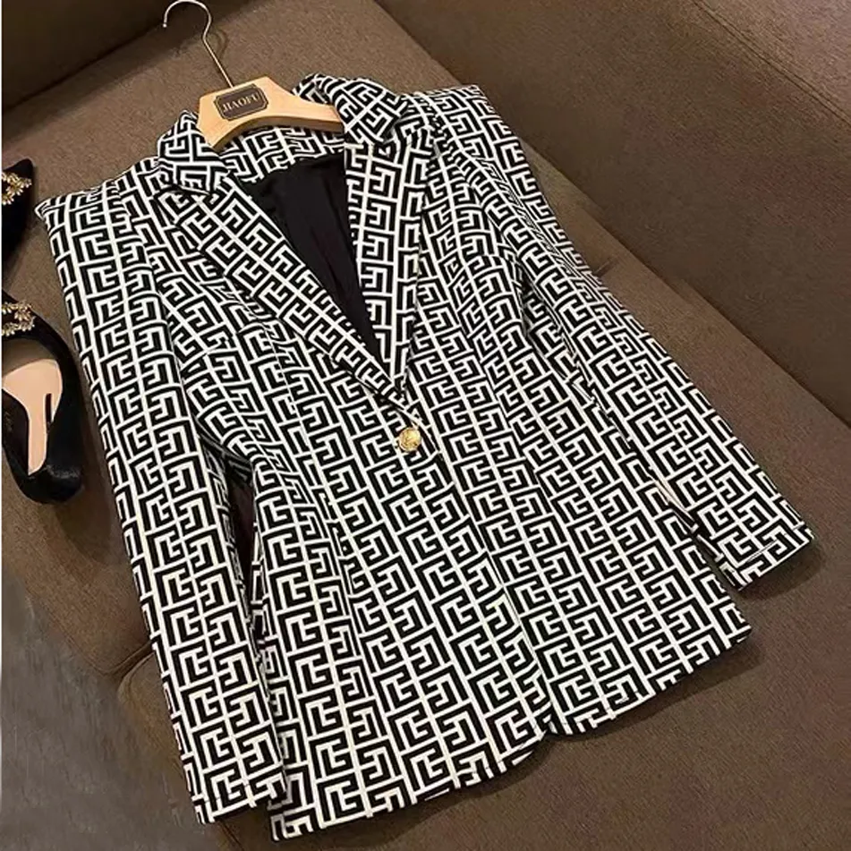 B138 Trajes para mujer Blazers Marca Tide Diseñador de moda retro de alta calidad Serie gris Chaqueta de traje León Cruzado Slim Ropa de mujer de talla grande