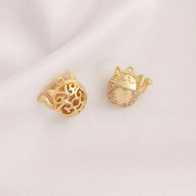 펜던트 목걸이 2pcs 11 13mm with Zircon Fortune Cat Necklace Earrings 쥬얼리 제조 DIY 황동 액세서리를위한 금 도금 매력