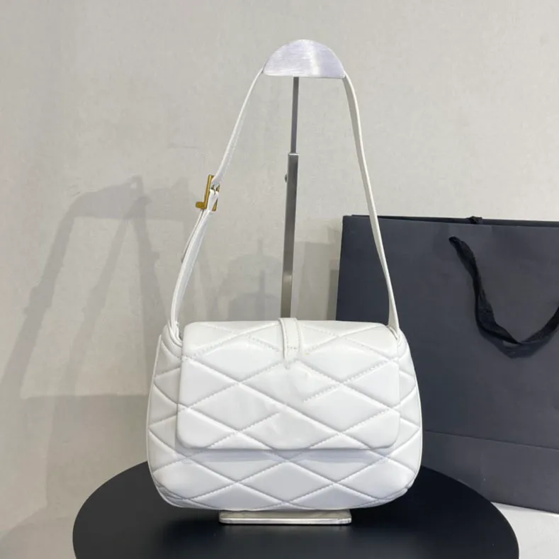 Bolsas noturnas 2022 Designer de luxo acolchoado Bolsa de diamante de diamante Lambr