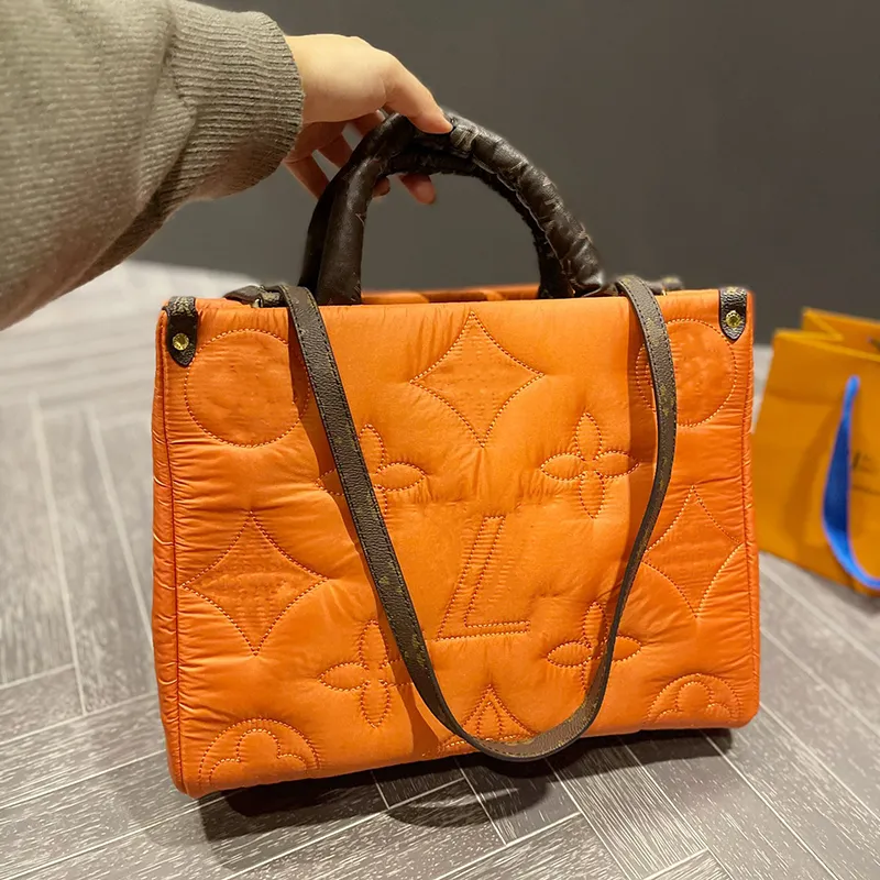 Luxury Designer Puffer Tote Bag With Quilted Flowers And