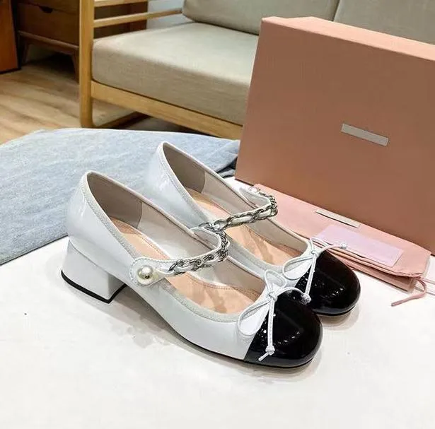 Wholesale Elegant Womens Mary Jane Shoes: Stylish Thick Heel