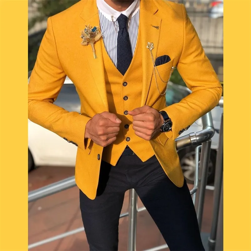 Trajes de hombre Blazers Otoño Moda personalizada Guapo Muesca Solapa Mostaza Amarillo Hombres Trajes Slim Fit Padrinos de boda para la cena de boda Traje masculino 220909