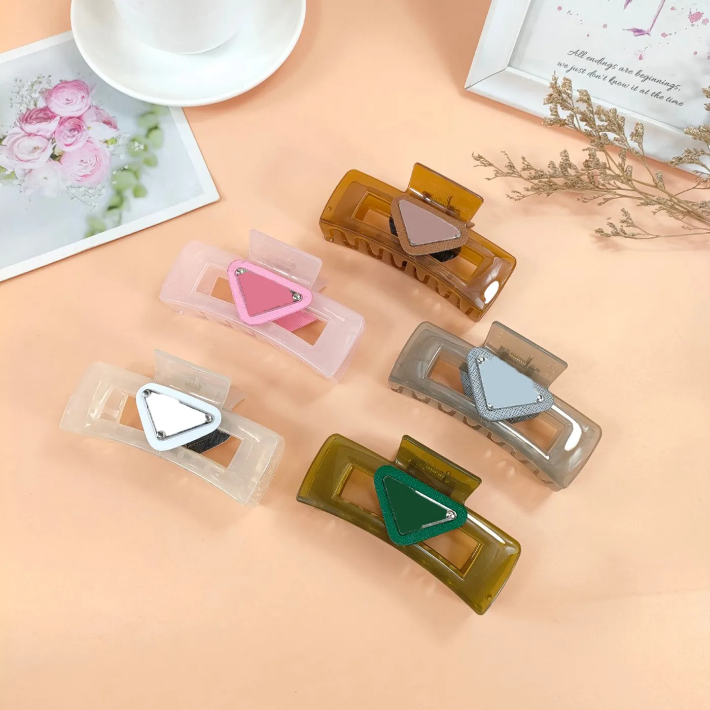 Luxury Letter Clamps Triangle Women Square Hair Clips Large Hairpin Crab Solid Color Claw Clip for Girl Designer Clear Accessories