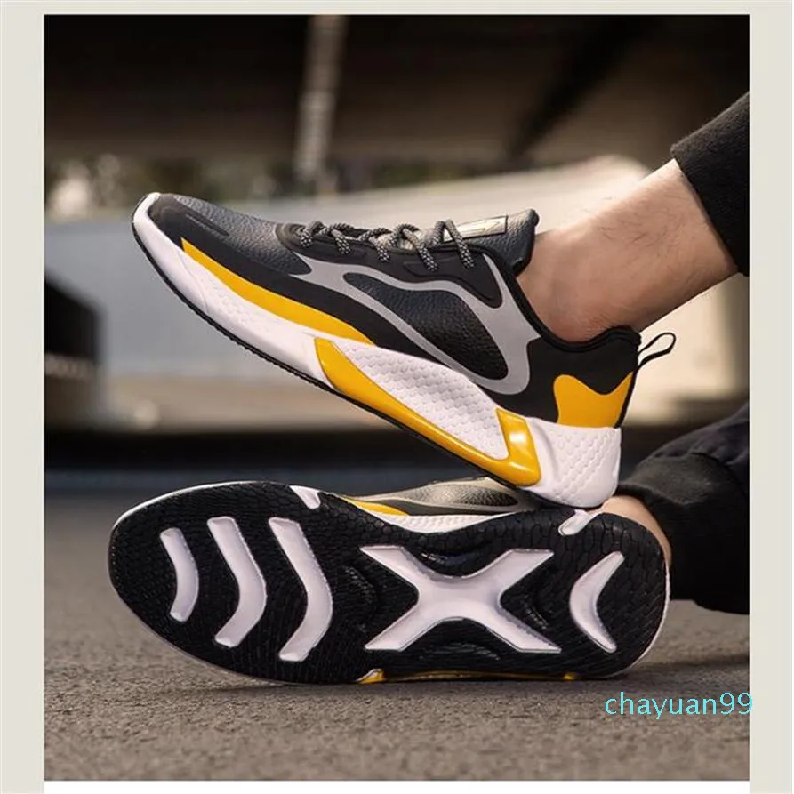 Men Tred Designer Sports Shoes 2020 Men Fashion Trend Running Fours Seasons حجم كبير الرجال أحذية رياضية غير رسمية مضيئة 2022