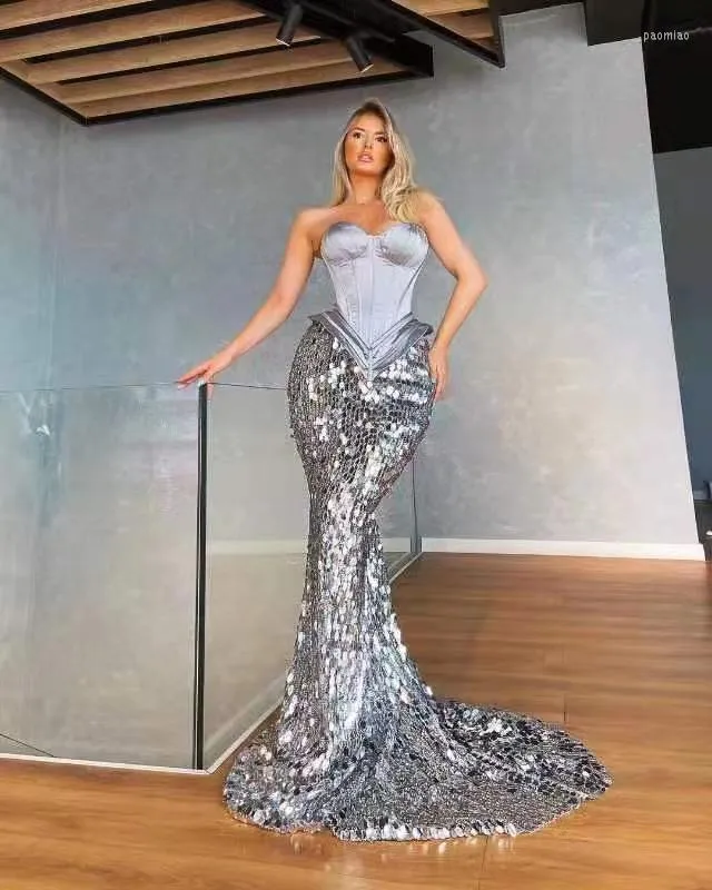 Vestidos casuales 2022 diseño de lujo Maxi vestido de moda de mujer elegante gris sin tirantes con lentejuelas rebordear celebridad fiesta de noche