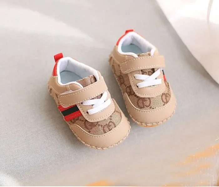 Nowonarodzone trampki drukowane Buty swobodne miękki podeszwa przedwalk dla niemowląt buty sportowe dla dzieci designerskie buty