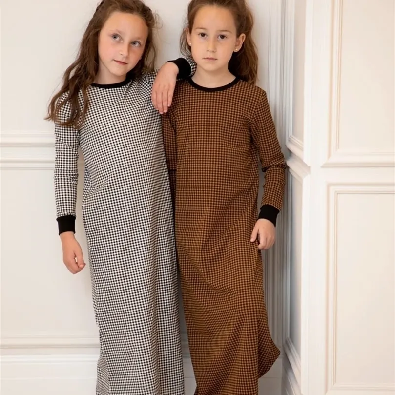 Roupas de correspondência familiar 2023 Autumn Winter Kids Gingham Robe Pijamas Romper 220909