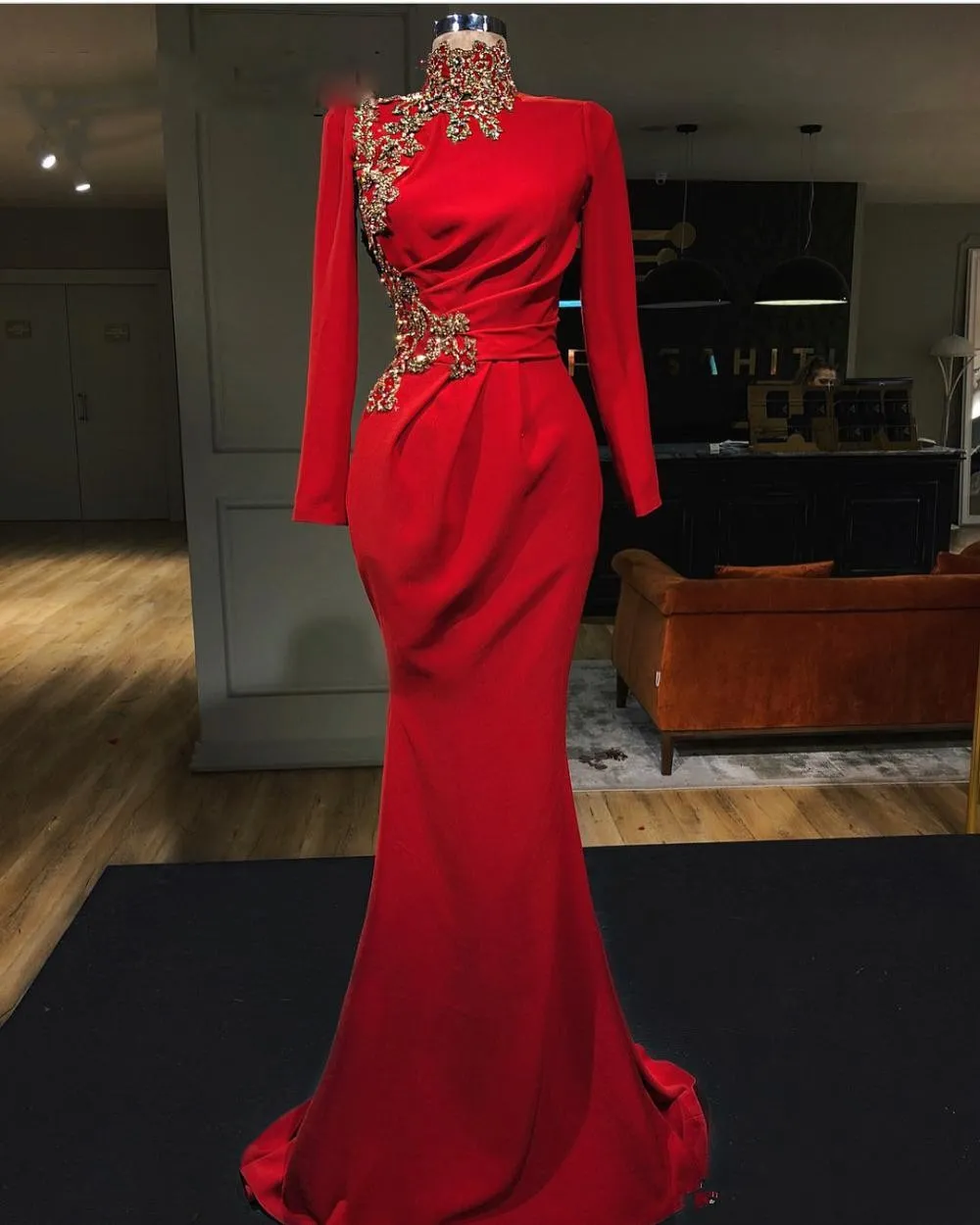 2022 Evening Dresses Wear Mermaid High Neck Arabic Red Sexy Long Sleeves Gold Lace Crystal Beads Prom Dress Formal Party Second Reception Gowns