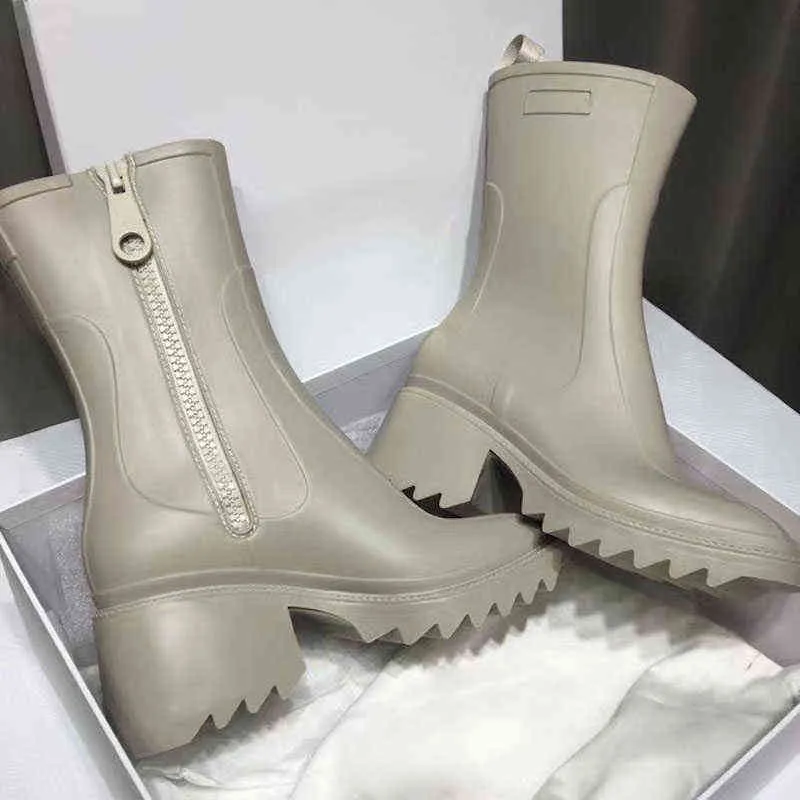 Designer Women Rain Boot Betty Beeled Zip Mid-calf Motorcycle Boots PVC Rubber Square Toe Thick Heel Platform Shoes Waterproof welly Rainshoes