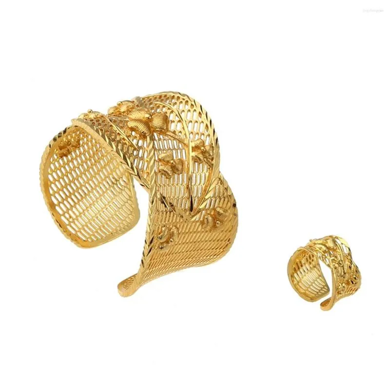 Bangle Dubai för kvinnor 24K Guldfärg Böhmen Afrikansk Indien Armband Ring Saudiarabien Bridal Wedding Jewelry Set