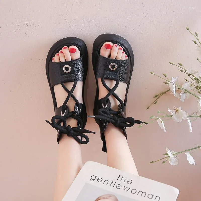 Sandalet Yaz Kalın Solmuş Dantelli Kadınlar 2022 Düz Dökümlü Gladyatör Sünger Kek Alt Moda Açık Mekan Beach Kız Ayakkabı