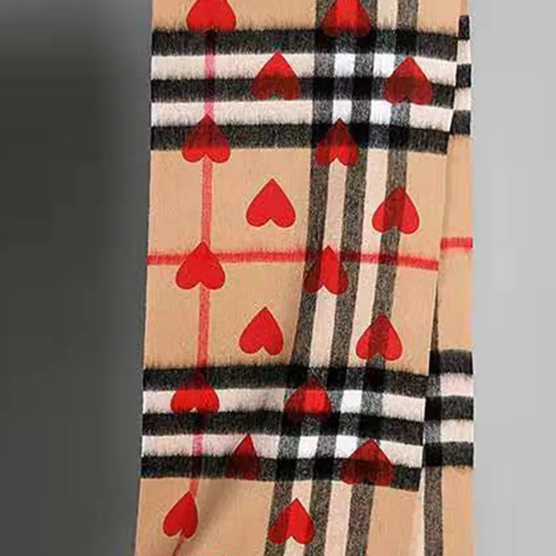 2022 高級ブランドスカーフ女性秋冬暖かいスカーフファッションショールチェック柄タッセル愛のスカーフラップ女性のネックヘッドバンドヒジャーブストール