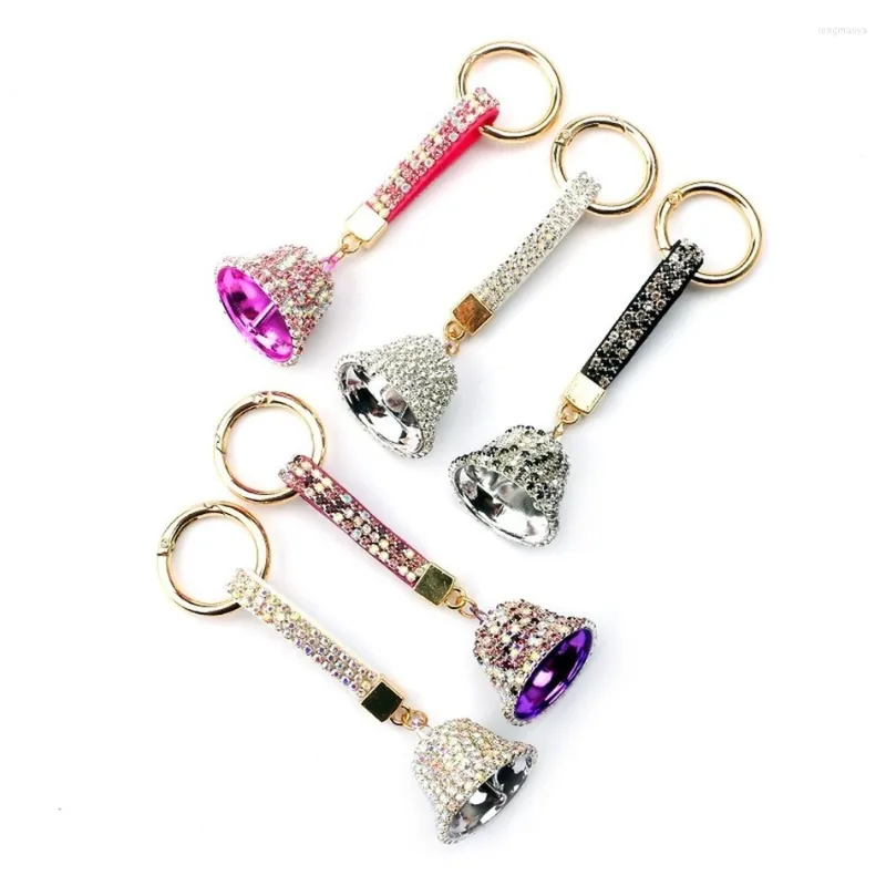 Décorations intérieures 2022 luxe ours voiture porte-clés pendentif Gadget porte-clés longe pour clés diamant accessoires filles