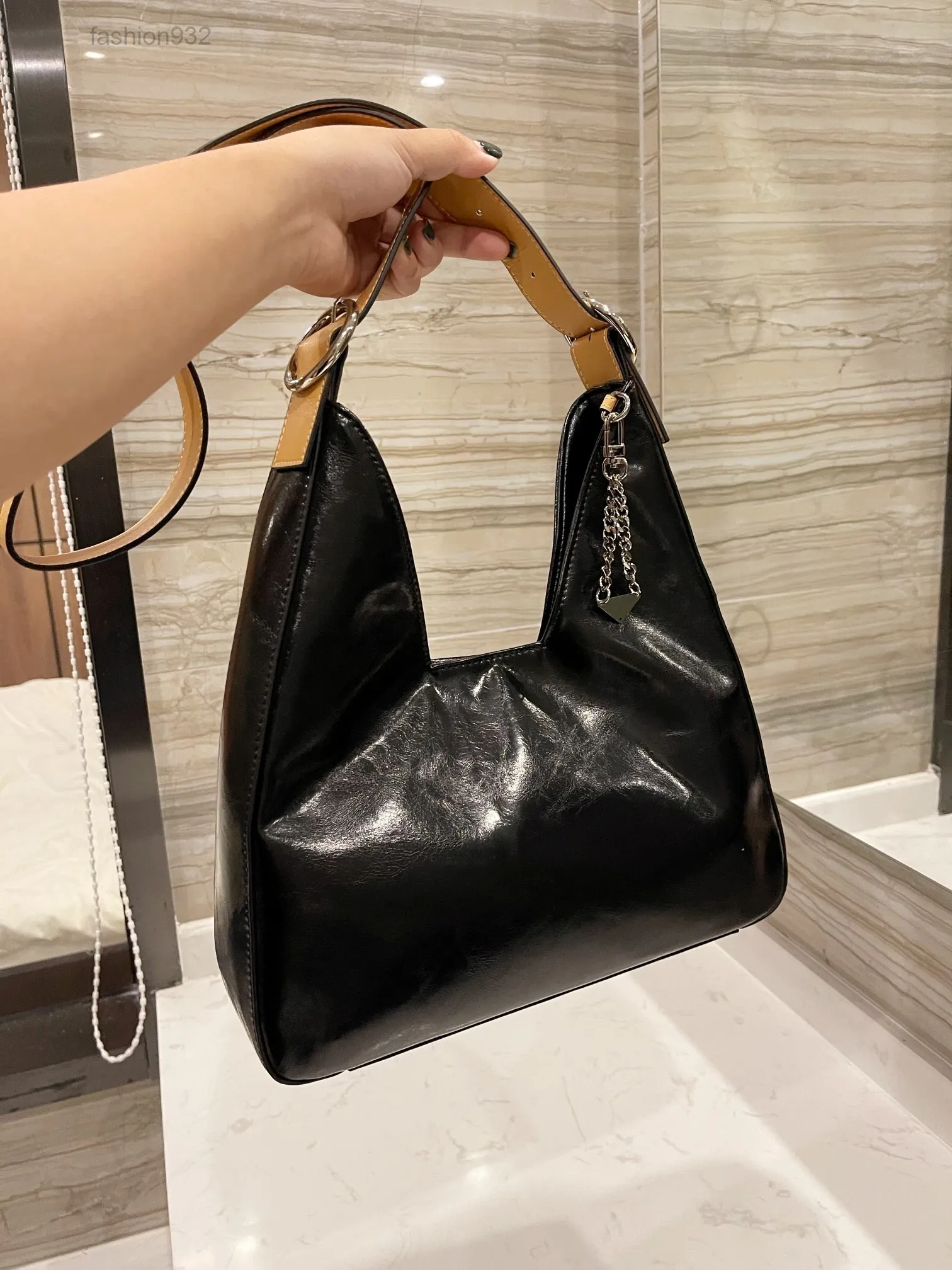 Evening Bags Bags Shoulder Women Underarm Largecapacity Messenger Trendy Design Handbag Light Luxury Crossbody Shopping Lady Wallets
