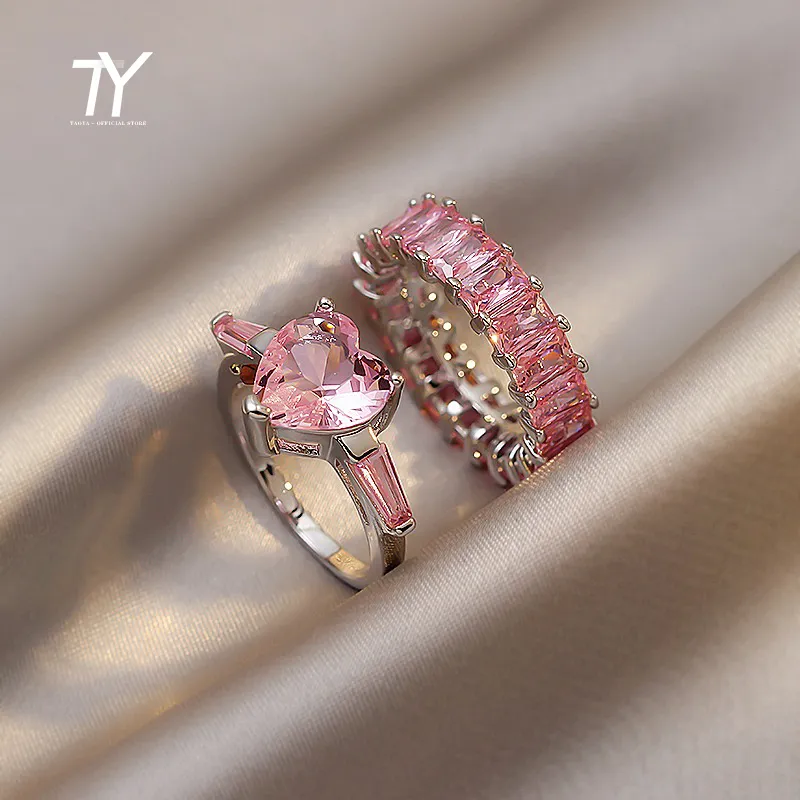 Classico anello color argento con cuore di pesca con geometria in cristallo rosa per set di lusso per donna, matrimonio, ragazza con gioielli di moda coreani