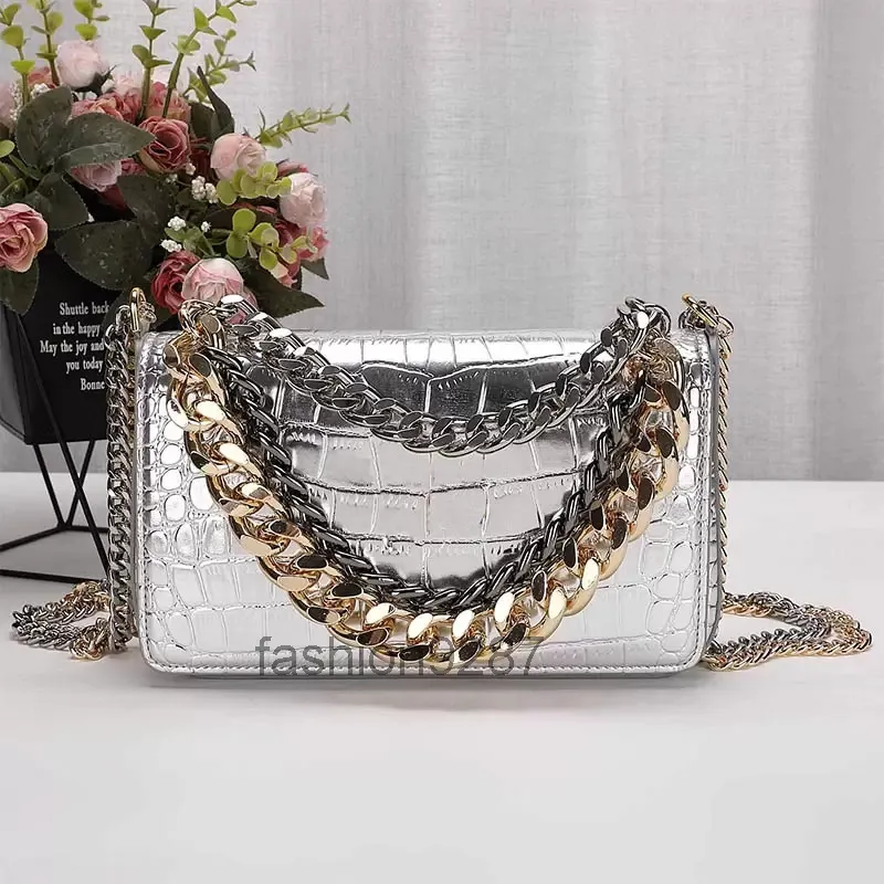 Crocodile pattern chain bag high-quality calfskin with three-color hardware chains luxury women handbags ladies fashion red small square bag ff 2022
