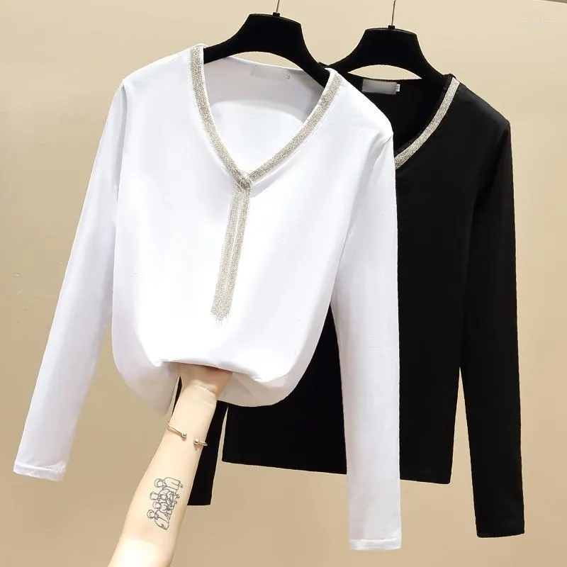 Kvinnors T-skjortor Butiker Borttagna ark kl￤nning svansvaror clearance h￶st till han edition v-hals vit l￥ng￤rmad t-shirt kvinna