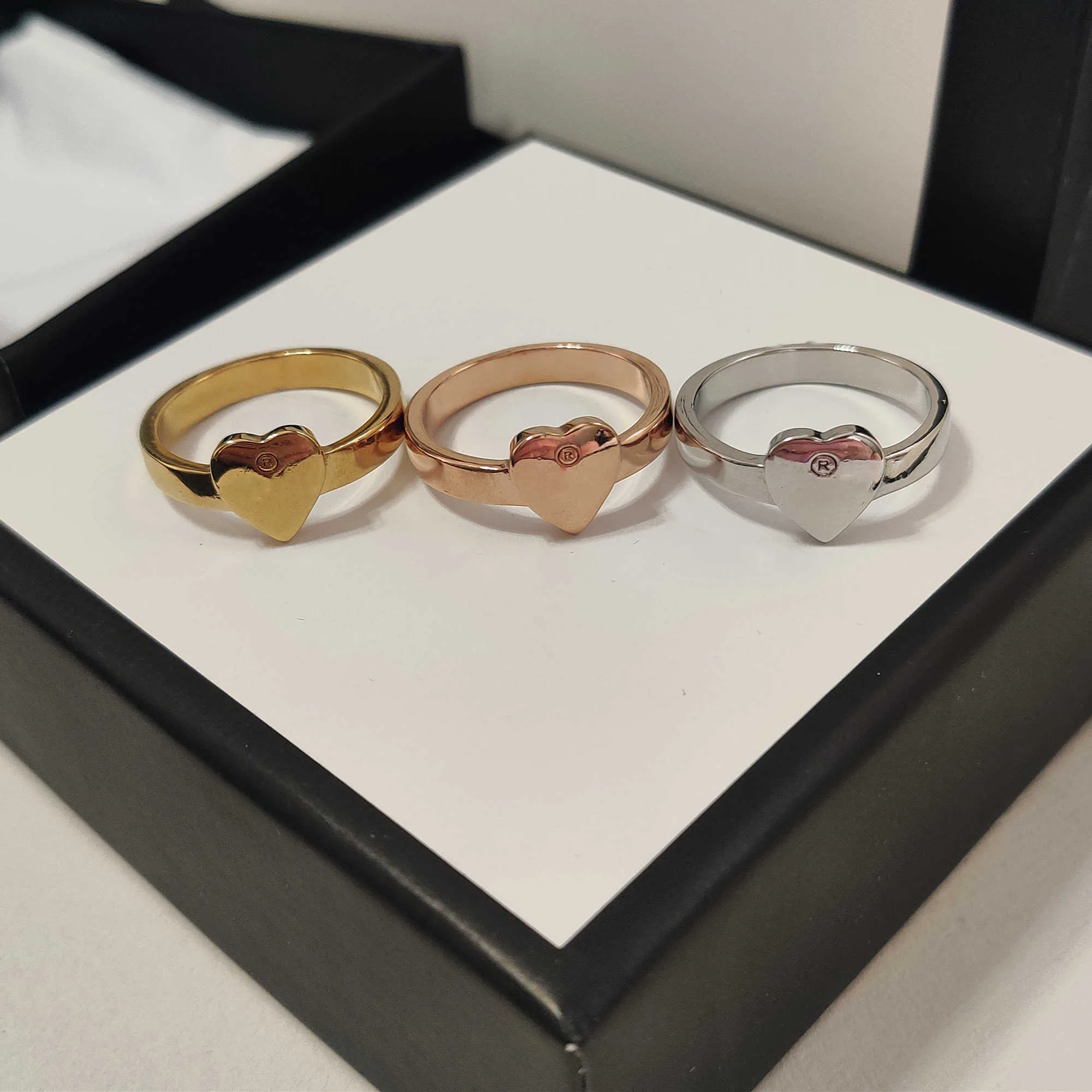 Najlepsze luksusowe pierścionek Pierścień mody pierścionki z sercem dla kobiet oryginalny projekt świetnej jakości pierścionki miłosne zaopatrzenie biżuterii hurtowo NRJ