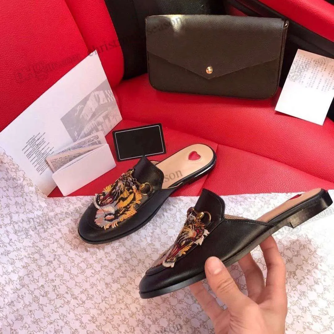 Flat mules gucci sales