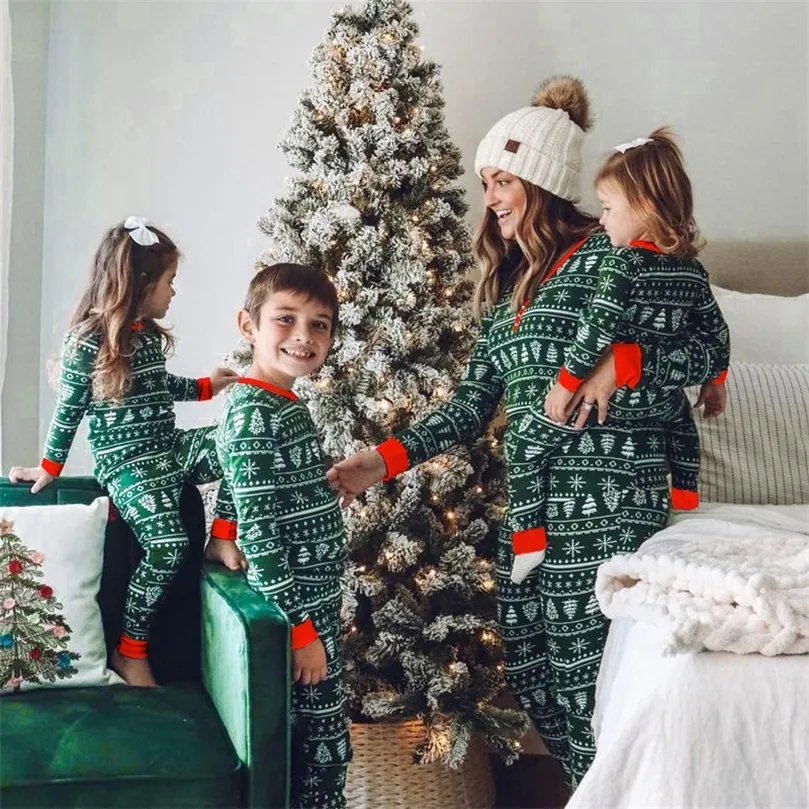 가족 일치 의상 크리스마스 가족 일치 잠옷 세트 엘크 프린트 긴 소매 탑 스팬트 2 PCS 잠자기 어머니 아버지 어린이 옷 세트 크리스마스 선물 220913